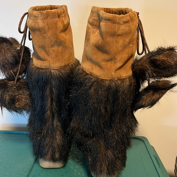 Santana Canada Moccasin Boots - Picture 4 of 6